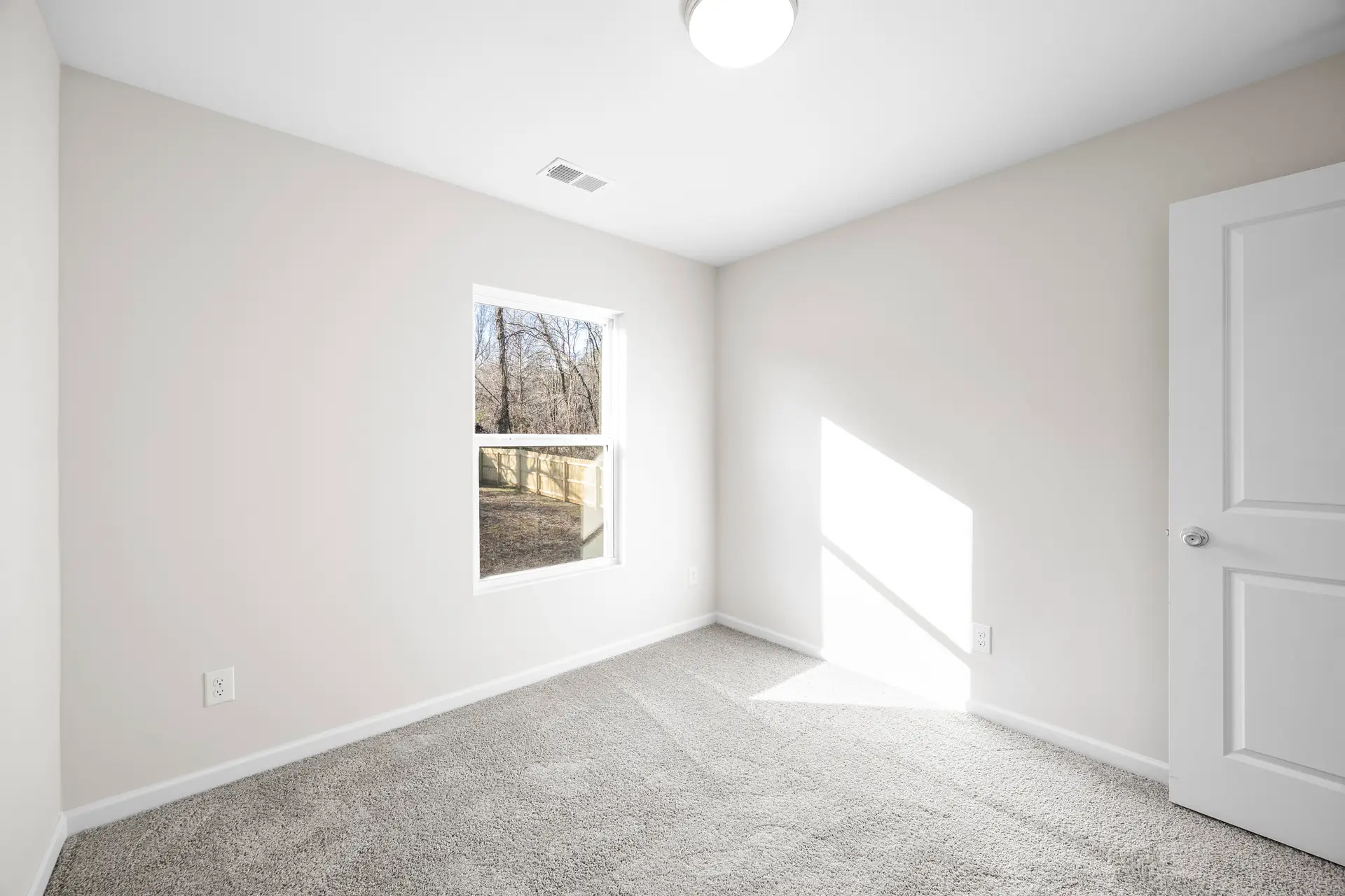 907 W Georgia Ave bedroom
