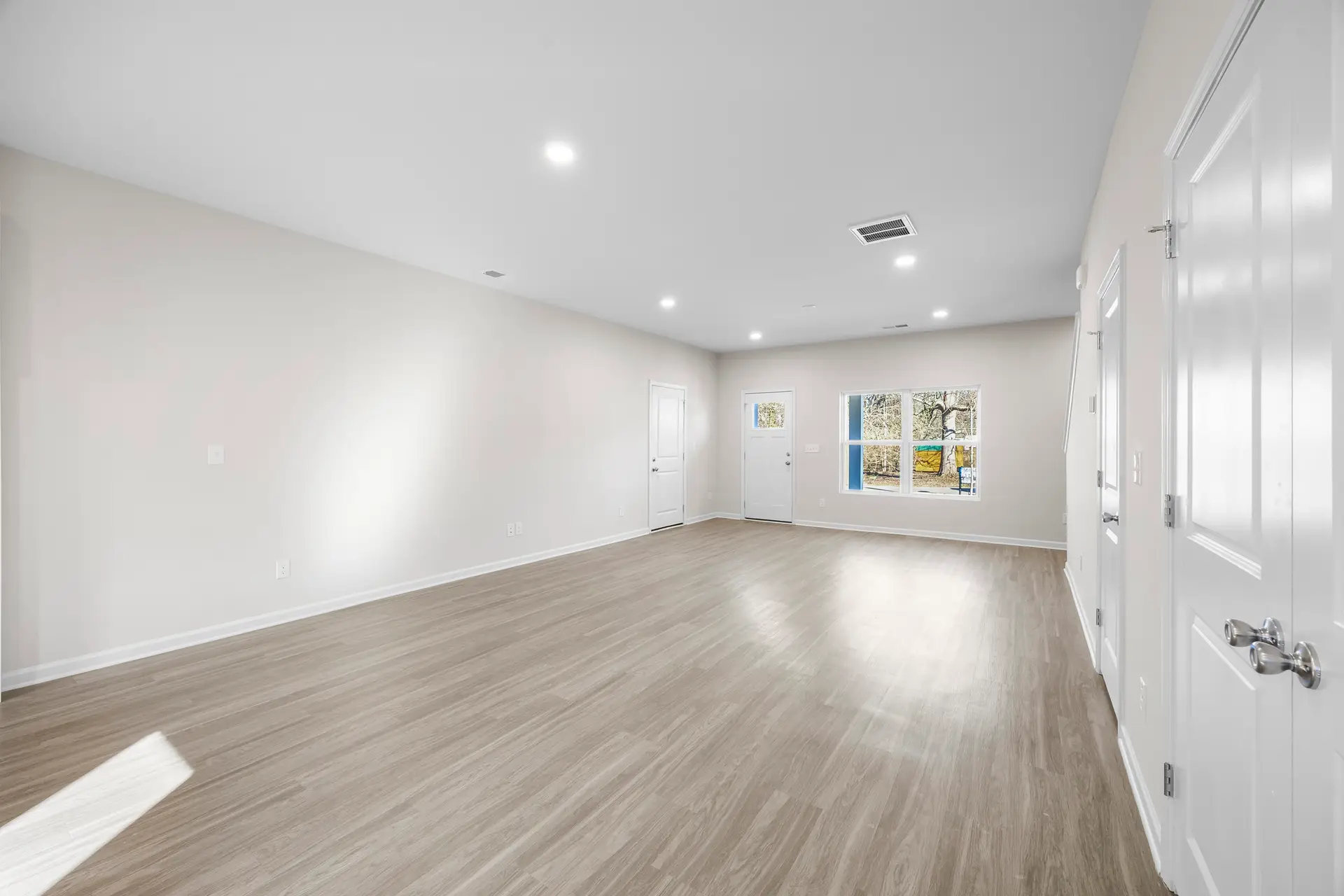 907 W Georgia Ave open floor plan