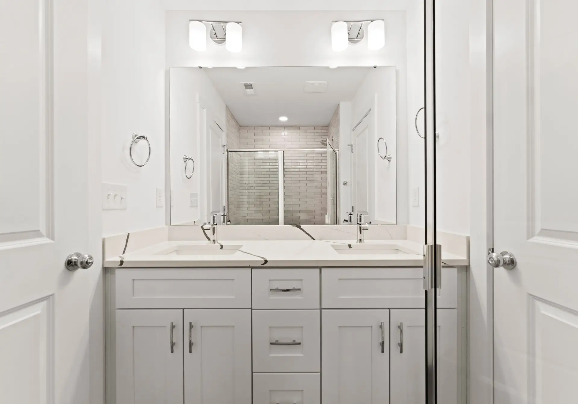 dual sink vanity at 1906 Rucker Rd