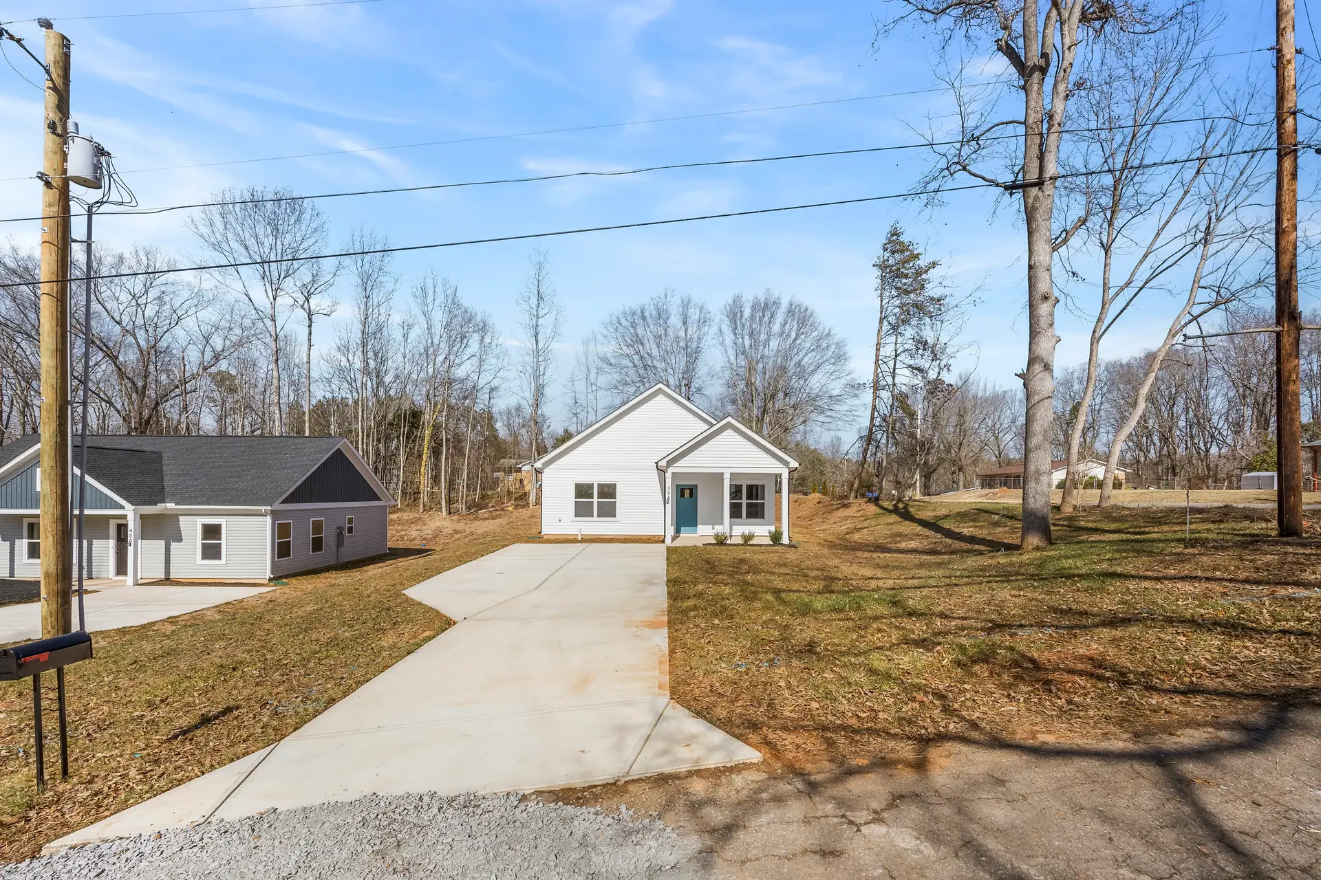 398 Brice St front exterior and driveway