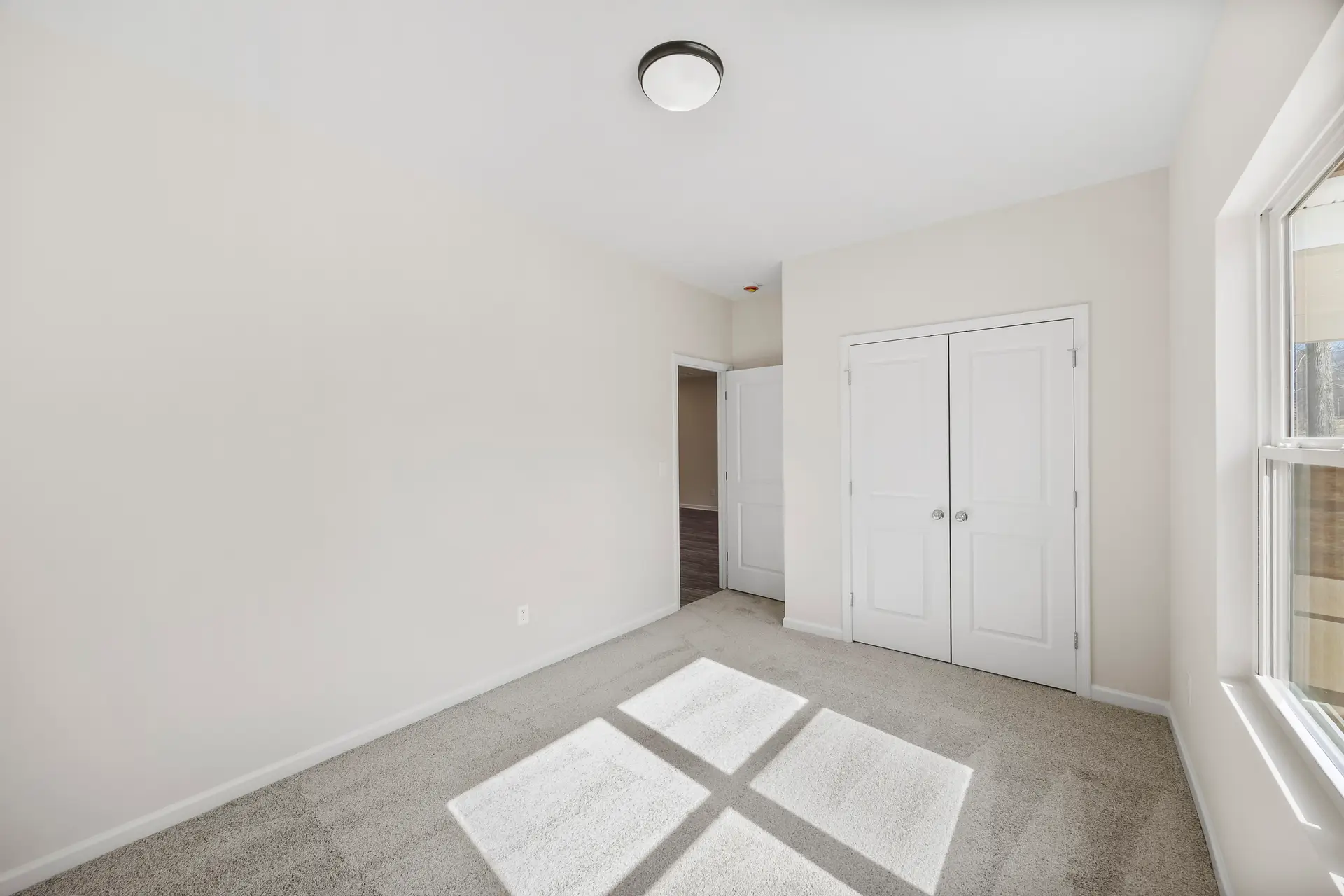 398 Brice St bedroom