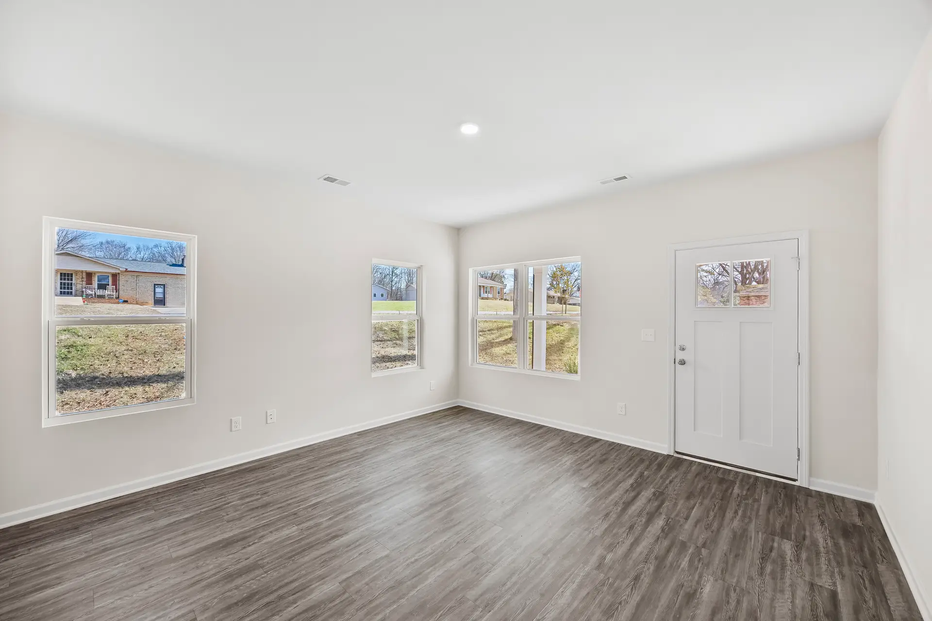 398 Brice St living room