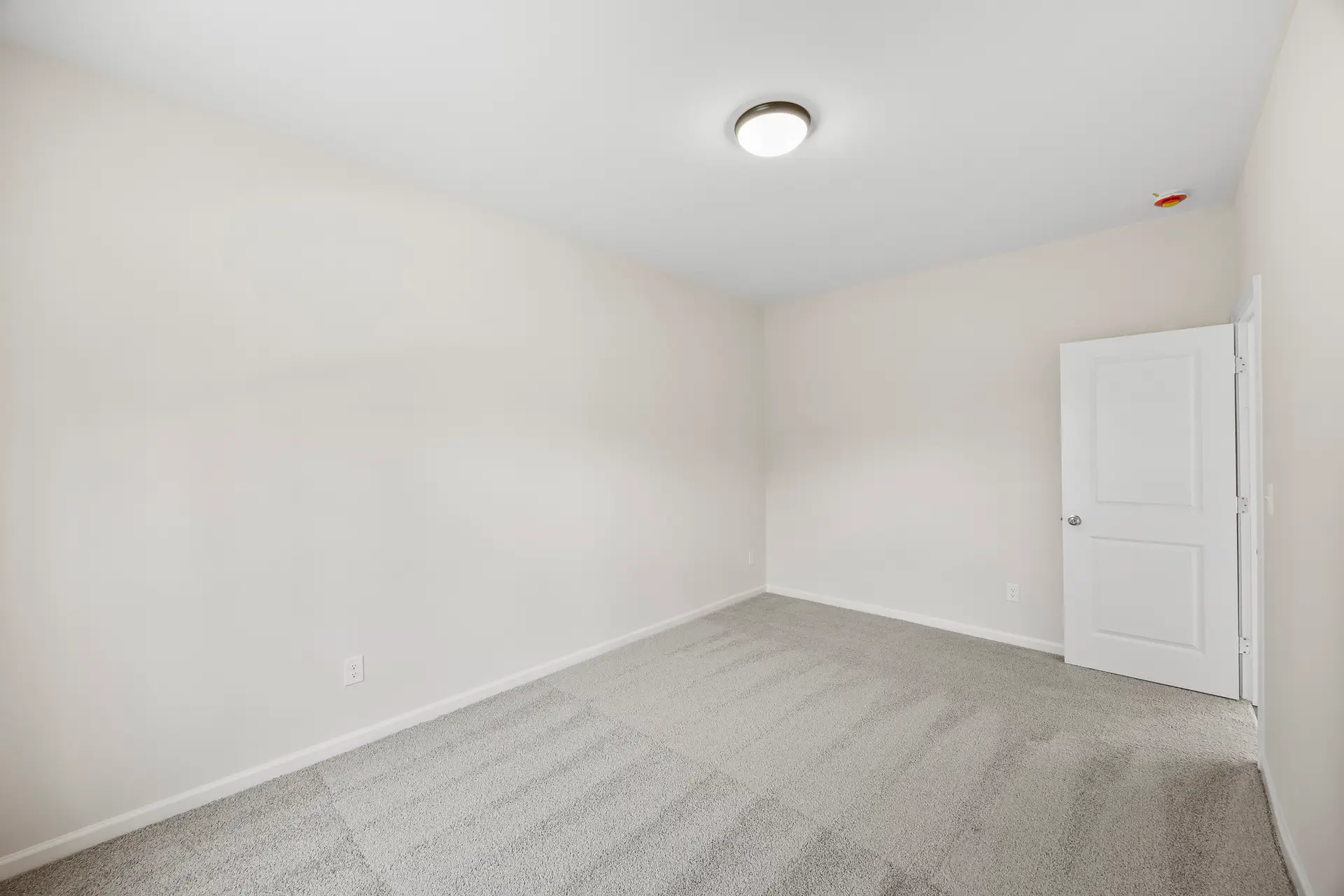 398 Brice St bedroom