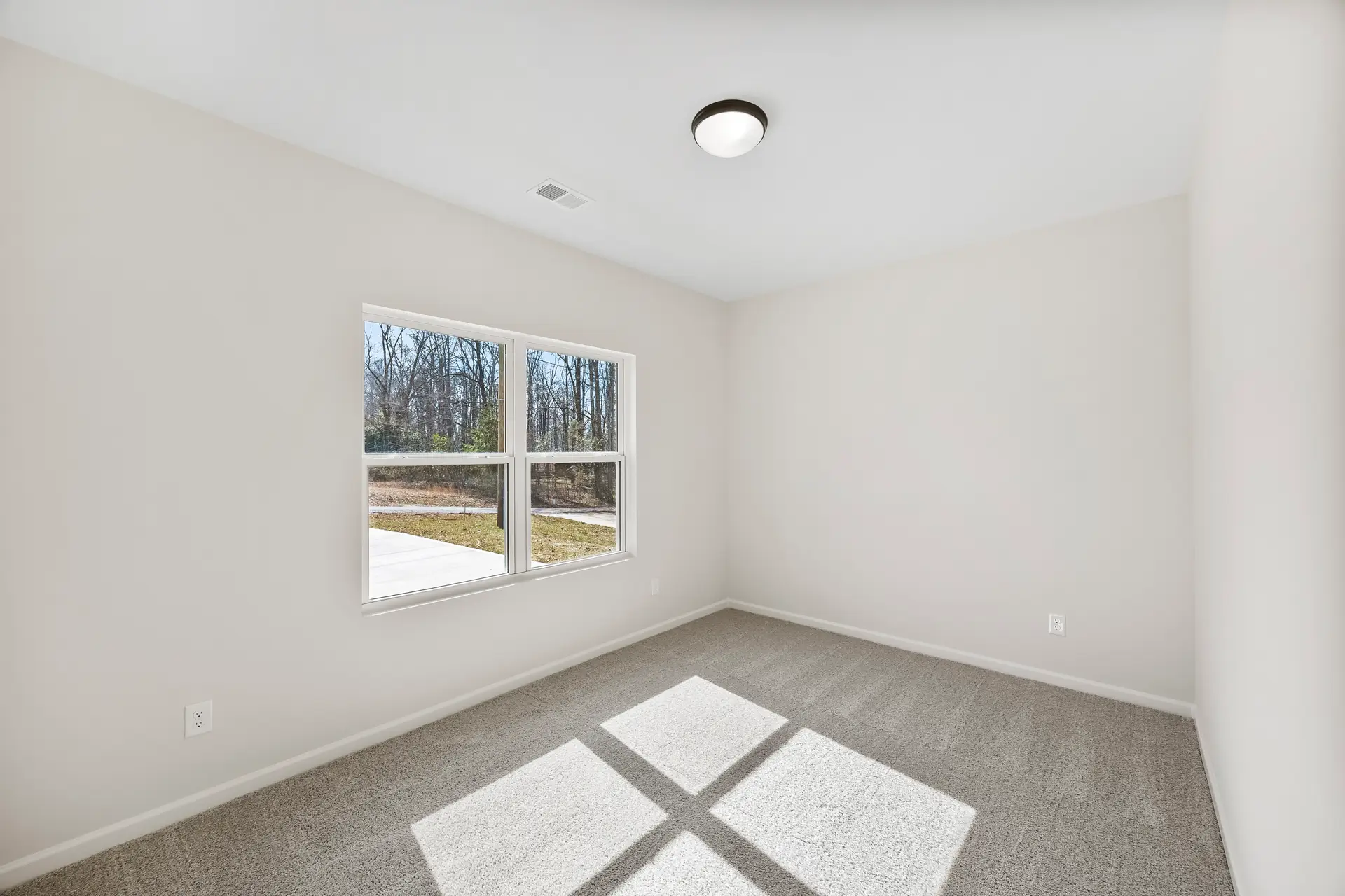 398 Brice St bedroom
