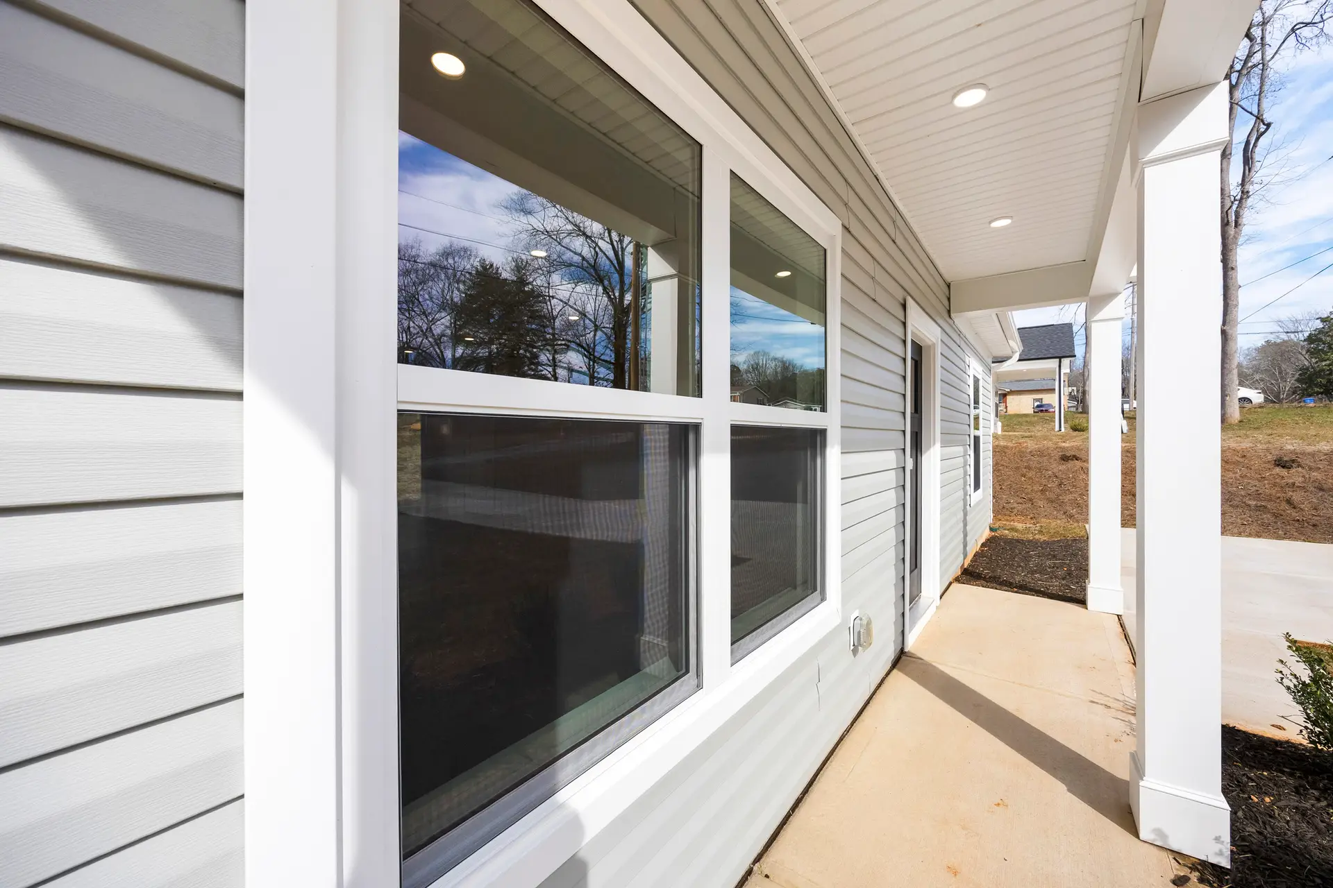 400 Brice St front windows