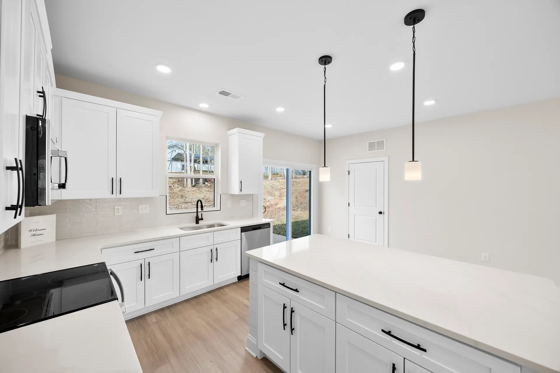 400 Brice St kitchen