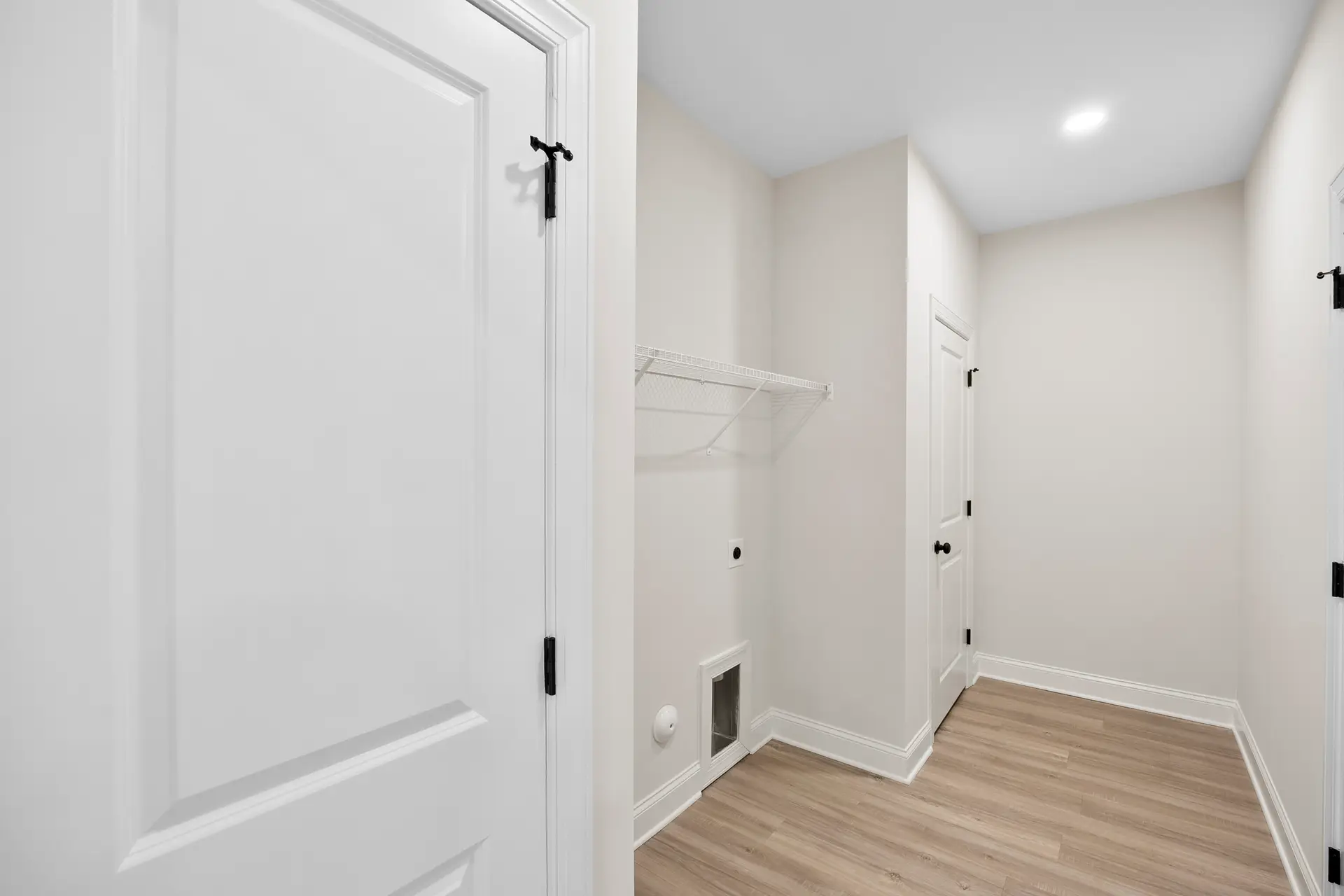 400 Brice St laundry room
