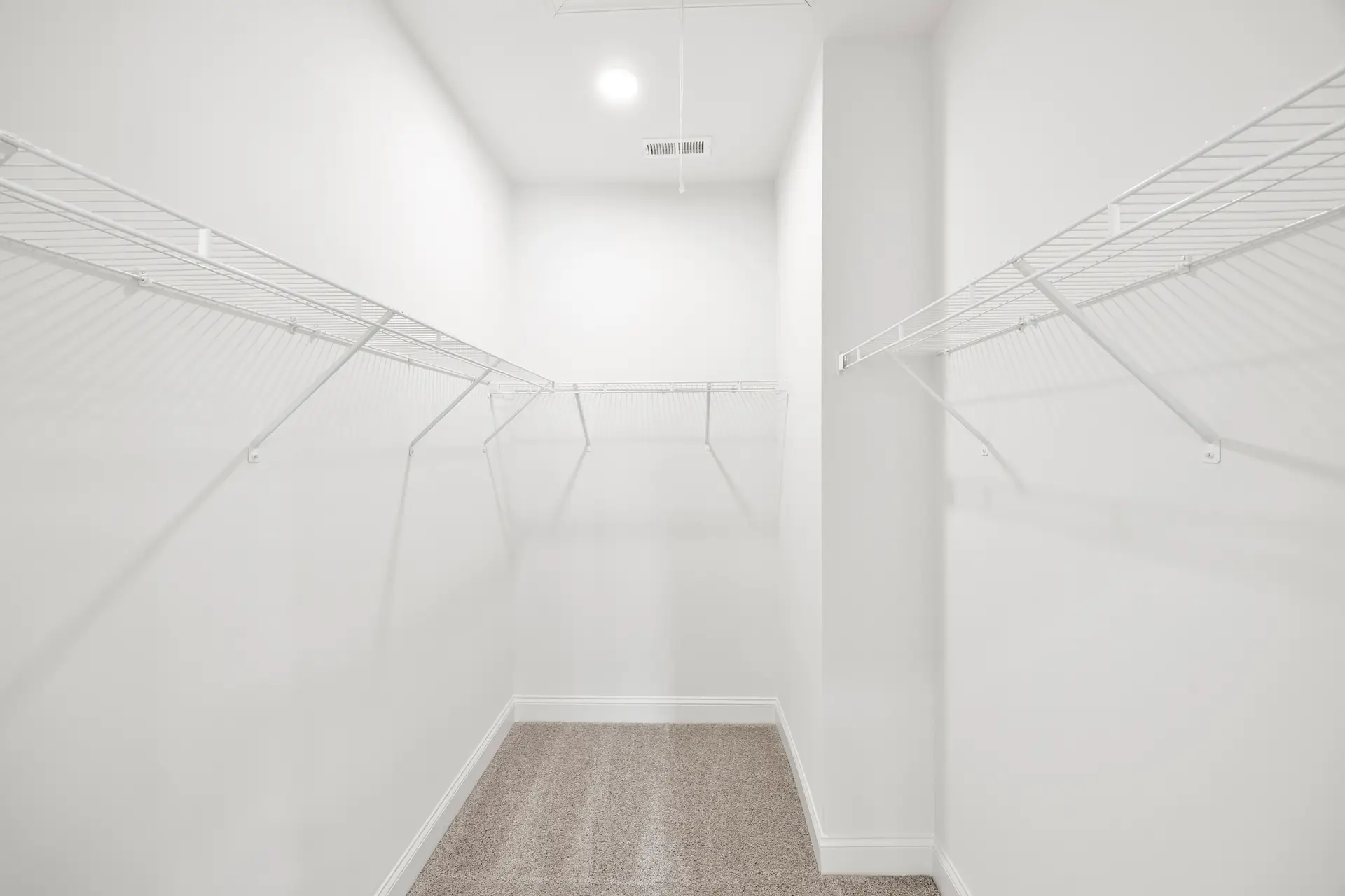 400 Brice St walk in closet