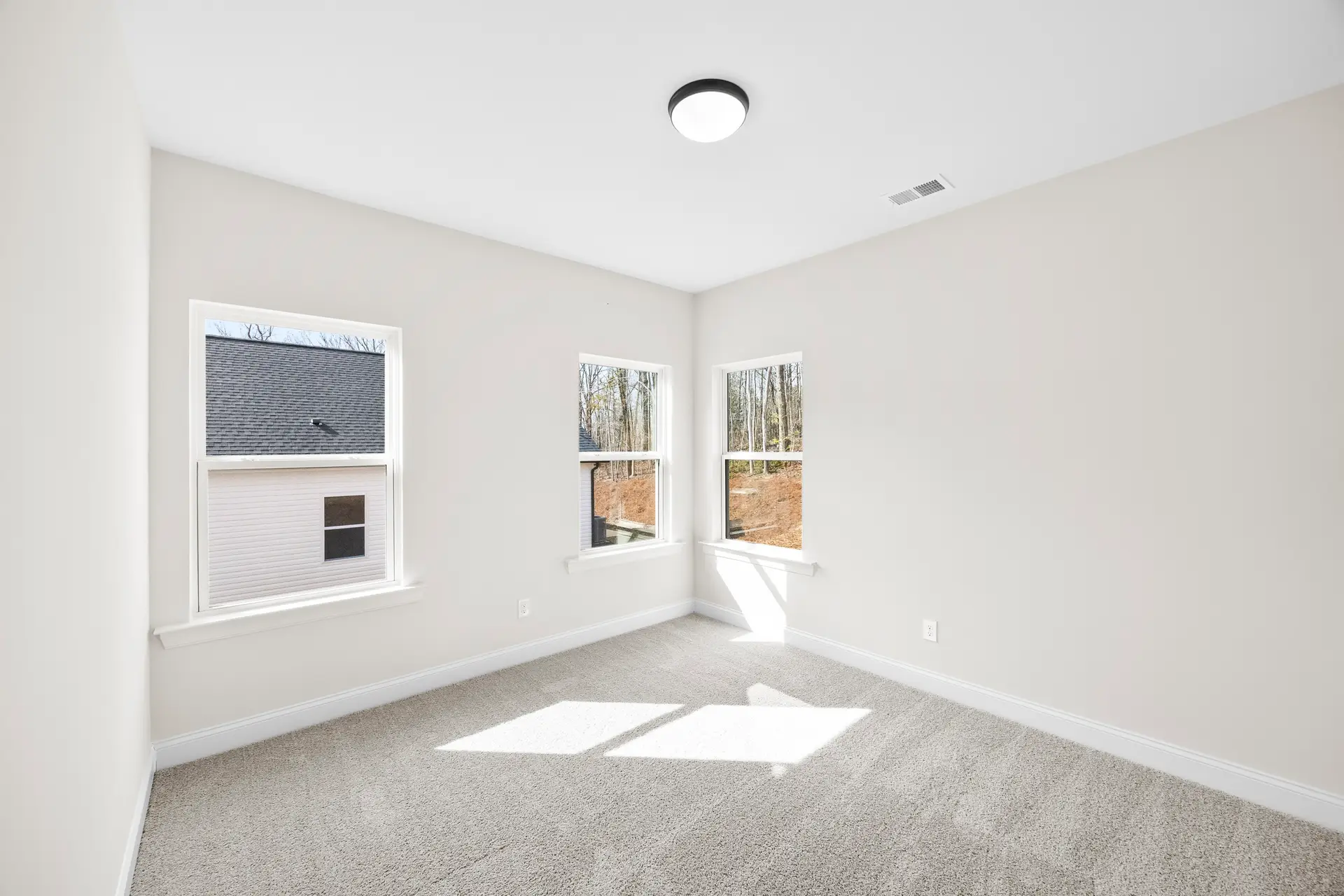 400 Brice St bedroom