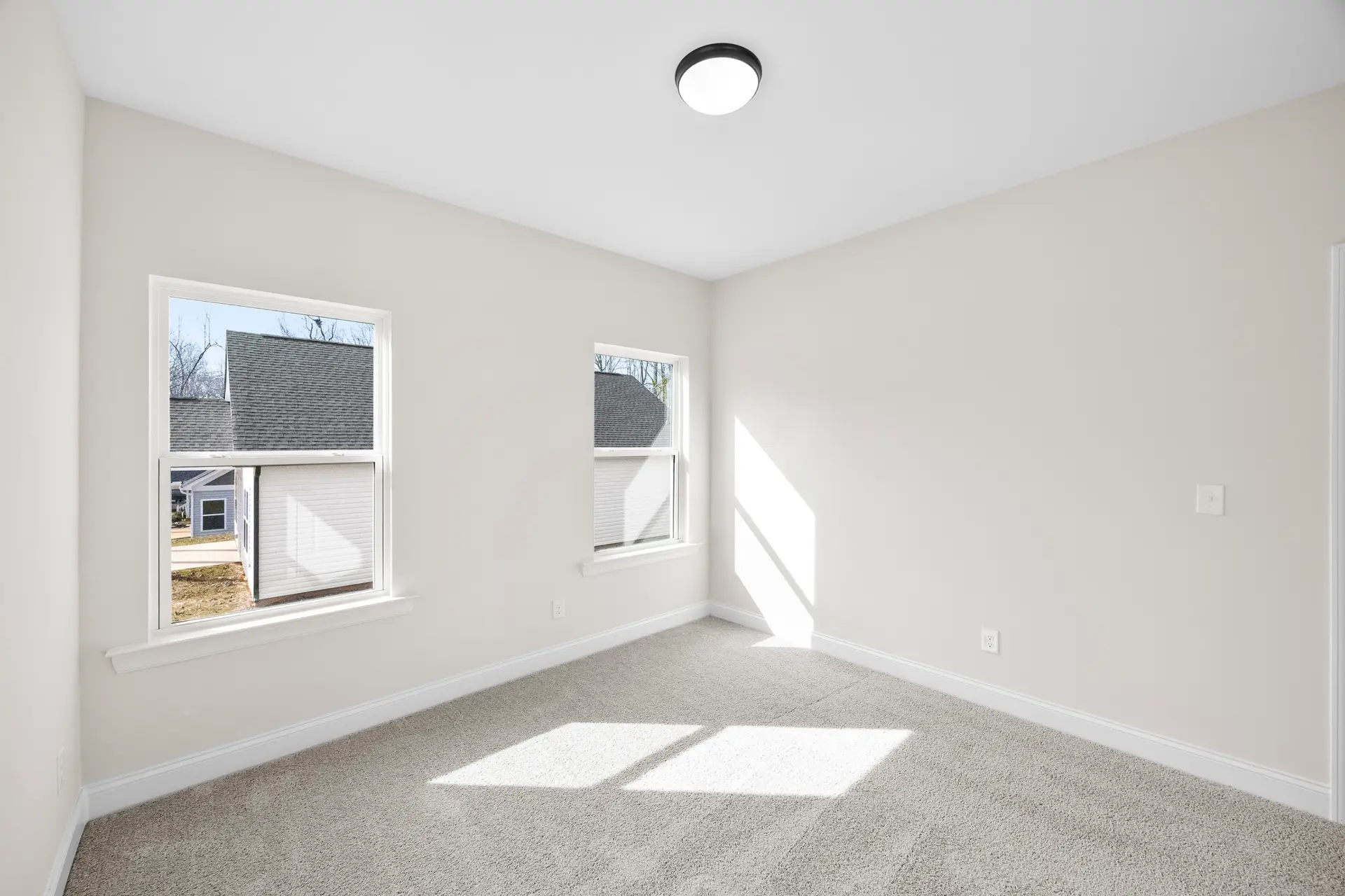 400 Brice St bedroom