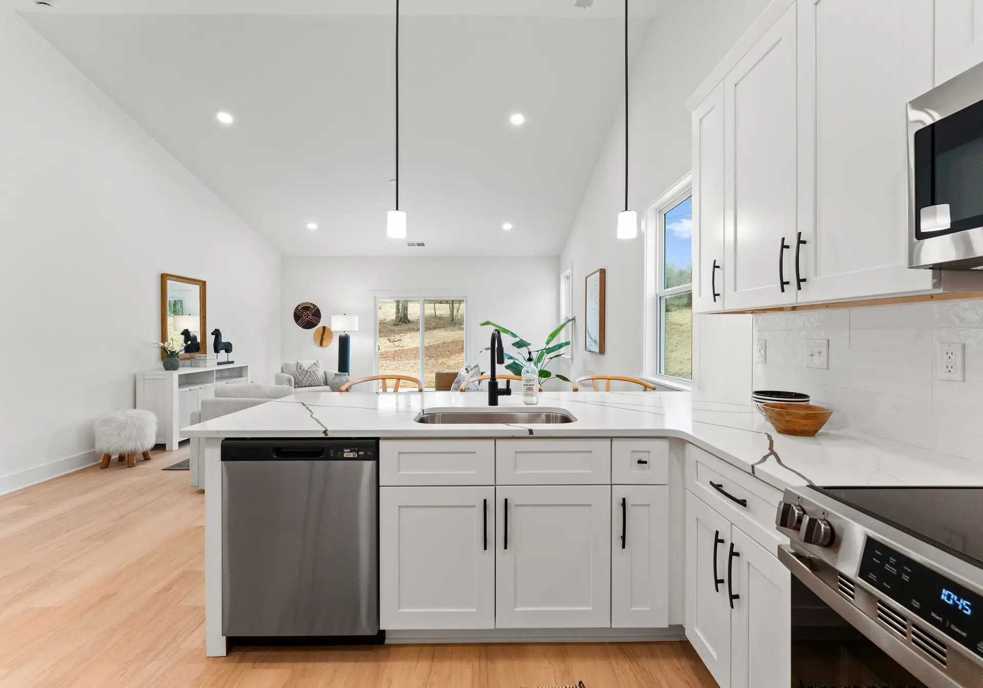 1904 Rucker Rd staged kitchen