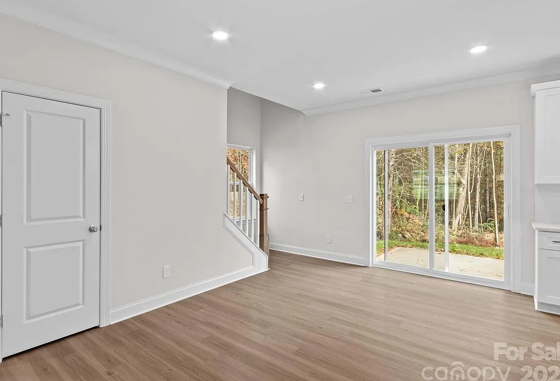 113 Titleist Dr sliding door