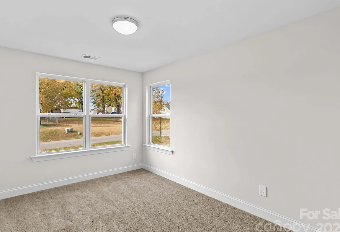 113 Titleist Dr bedroom