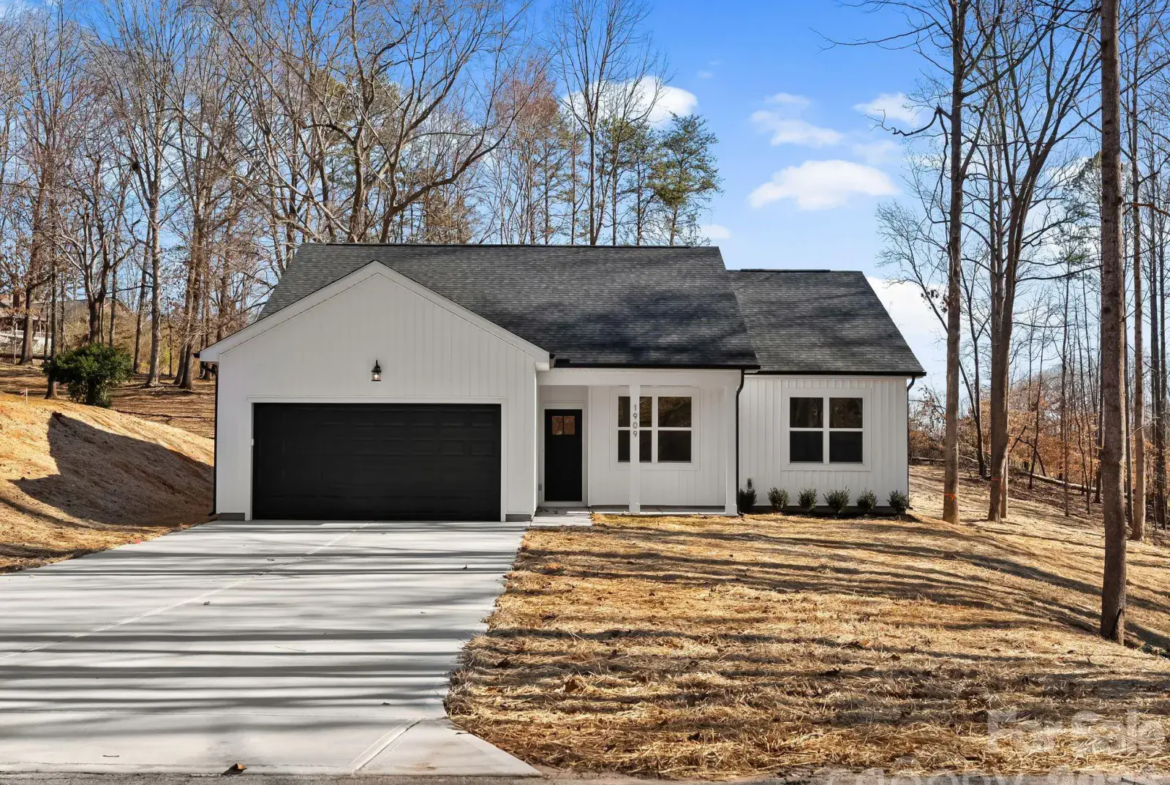 1909 Rucker Rd front exterior