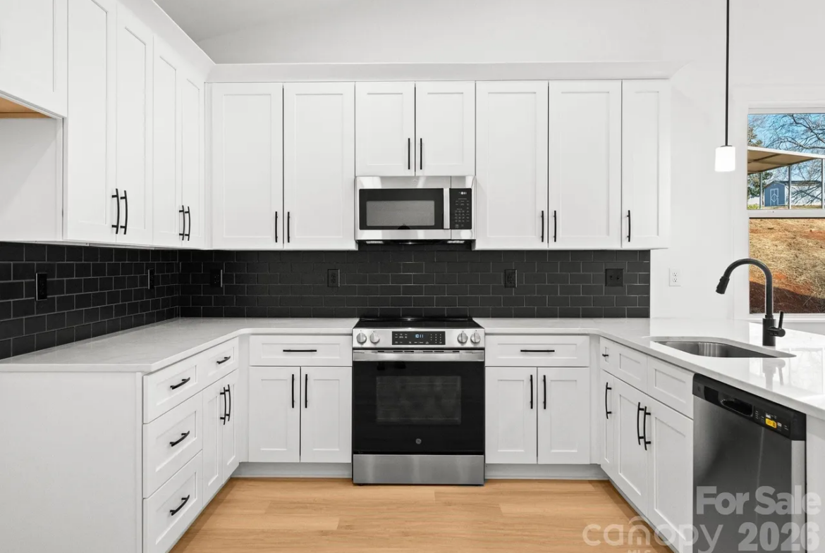 1909 Rucker Rd Kitchen