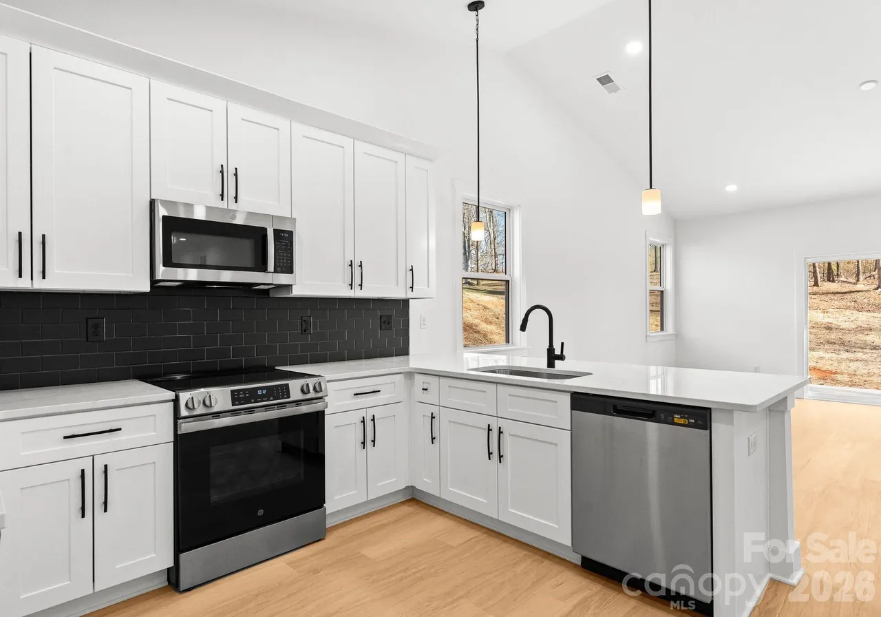 1909 Rucker Rd Kitchen