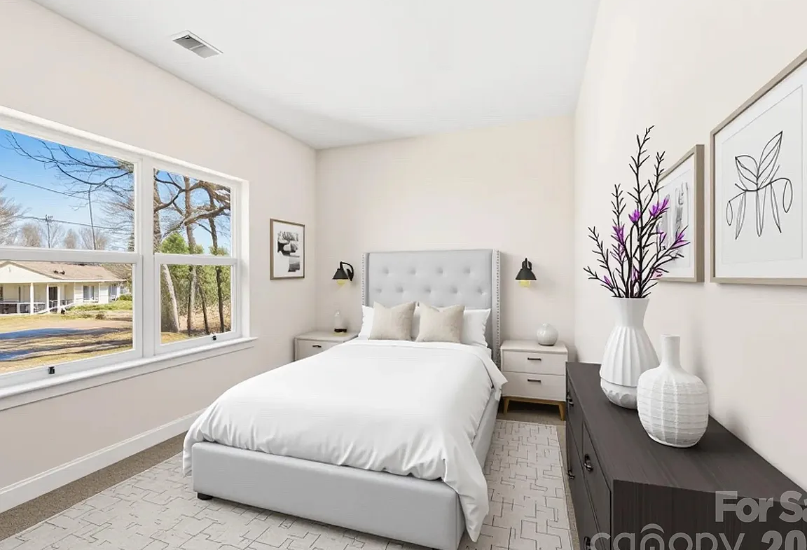 514 2nd St E staged bedroom