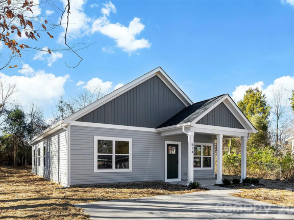 514 2nd St E front exterior