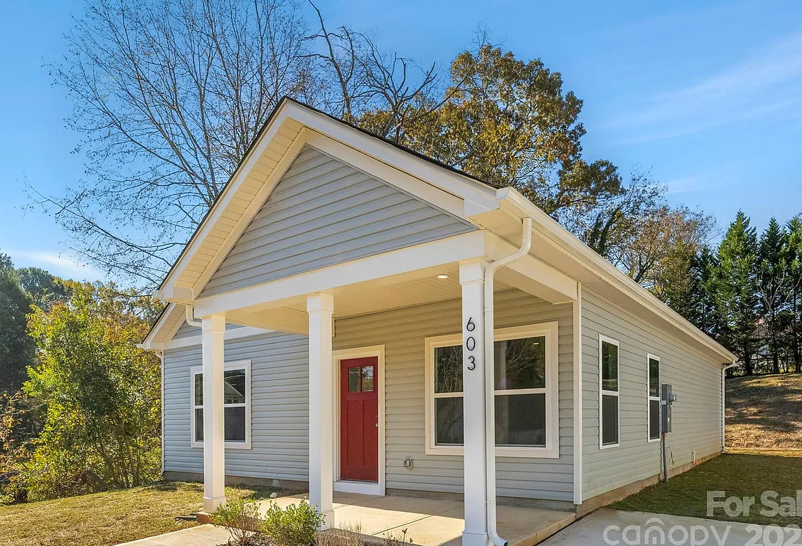 603 Meadow St front porch