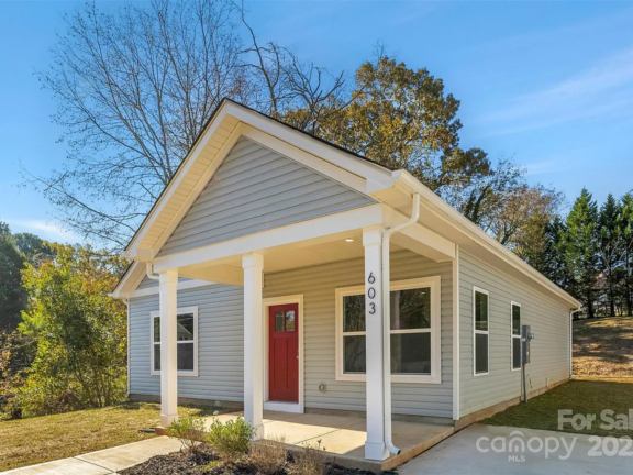 603 Meadow St front porch