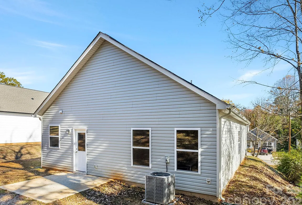 603 Meadow St exterior back