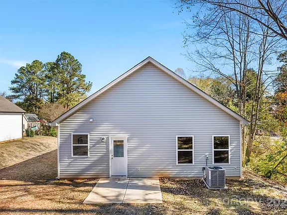 603 Meadow St exterior back