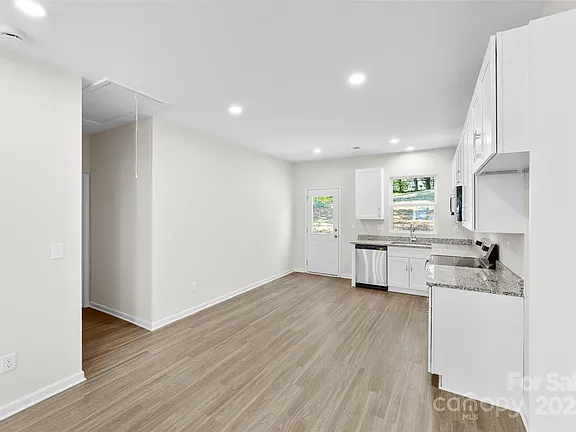 603 Meadow St kitchen