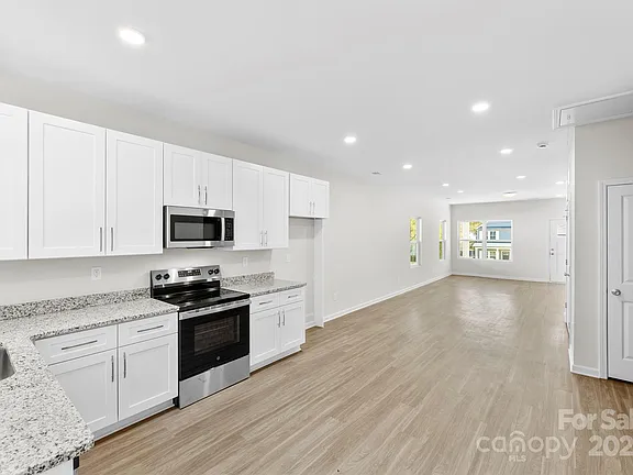 603 Meadow St kitchen