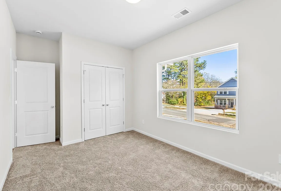 603 Meadow St bedroom