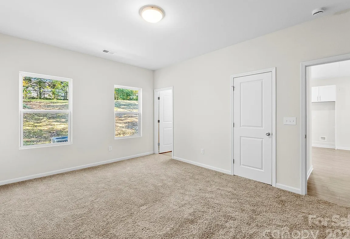 603 Meadow St bedroom