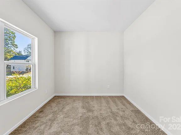 603 Meadow St bedroom