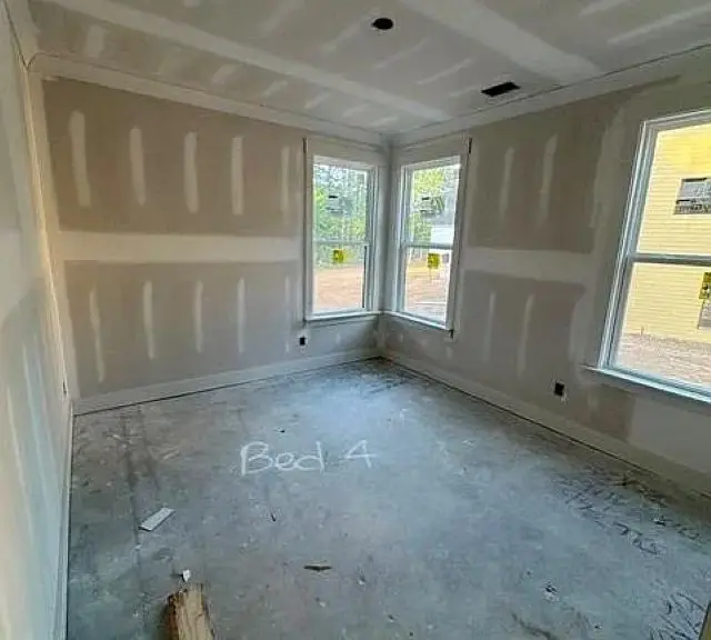 135 Parkdale Dr bedroom 4
