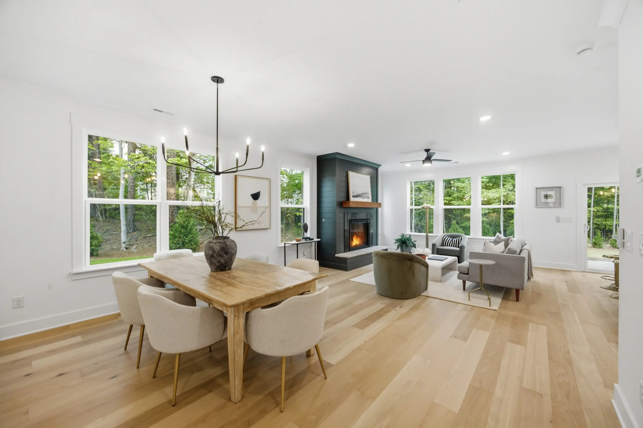 135 Parkdale Dr open floor plan