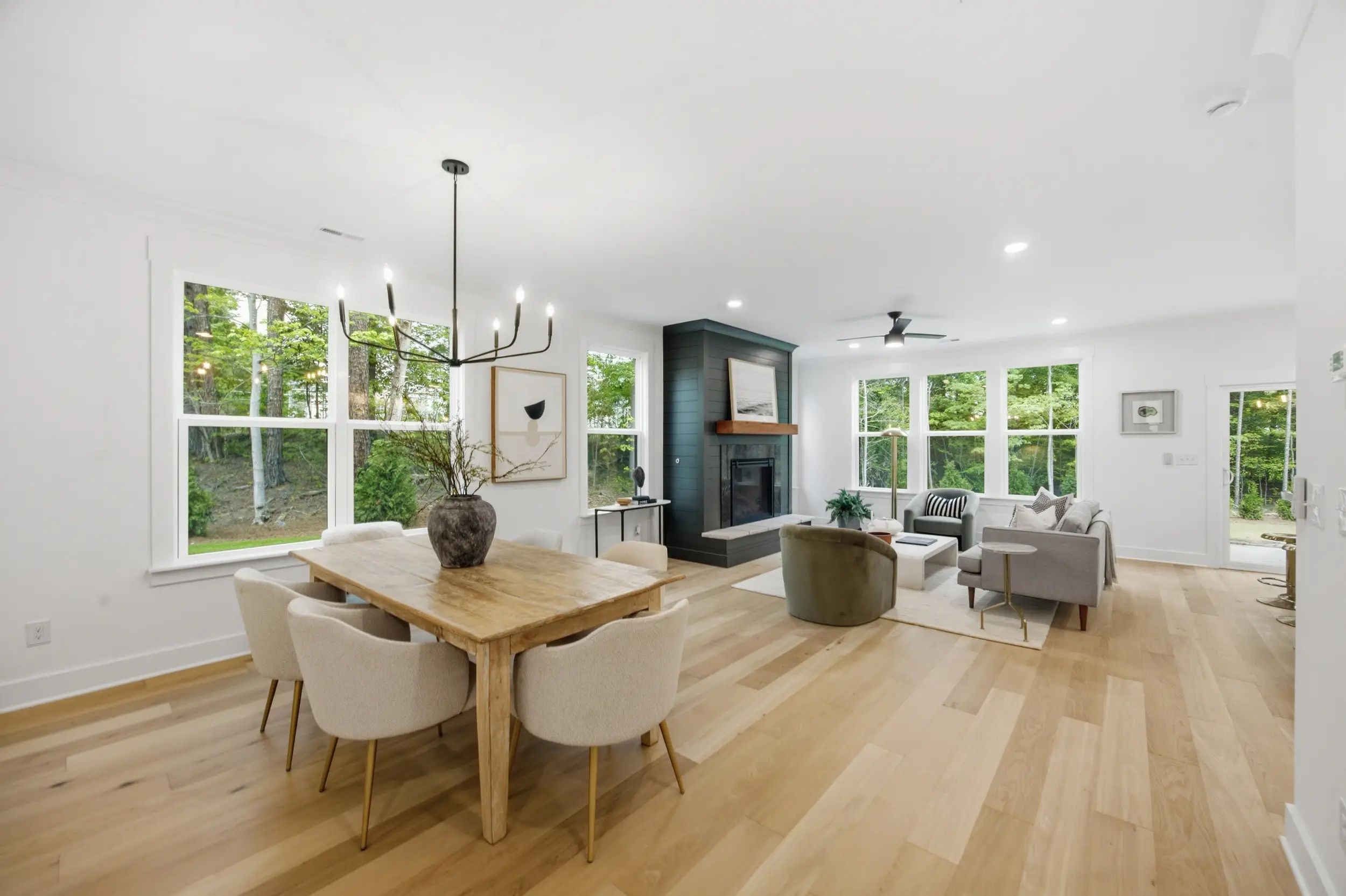 135 Parkdale Dr open floor plan