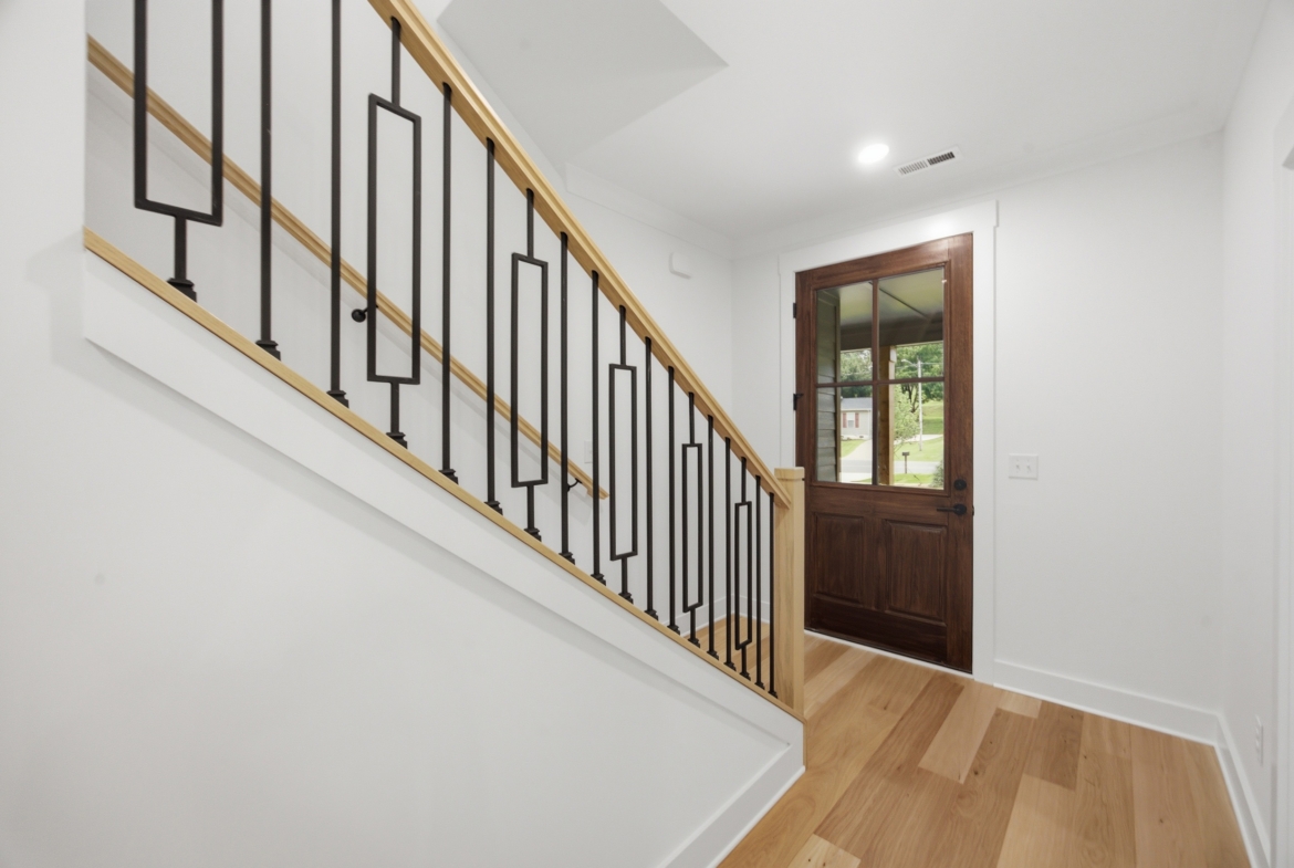 135 Parkdale Dr stairs
