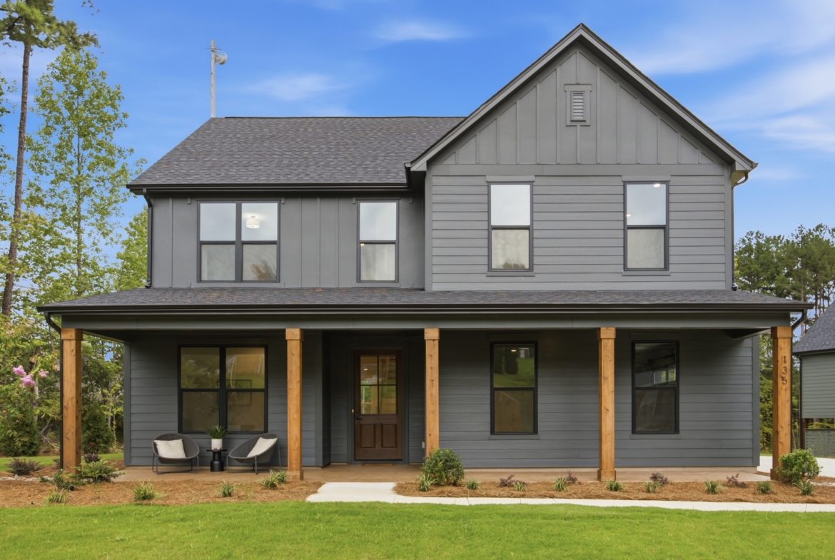 135 Parkdale Dr exterior