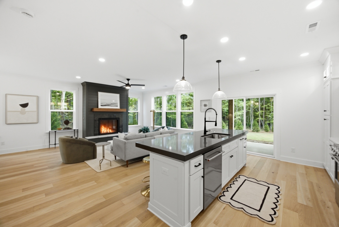 135 Parkdale Dr open floor plan