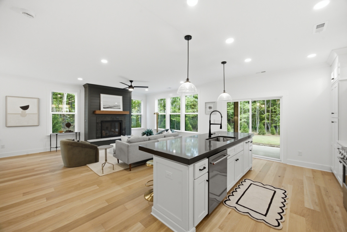 135 Parkdale Dr open floor plan