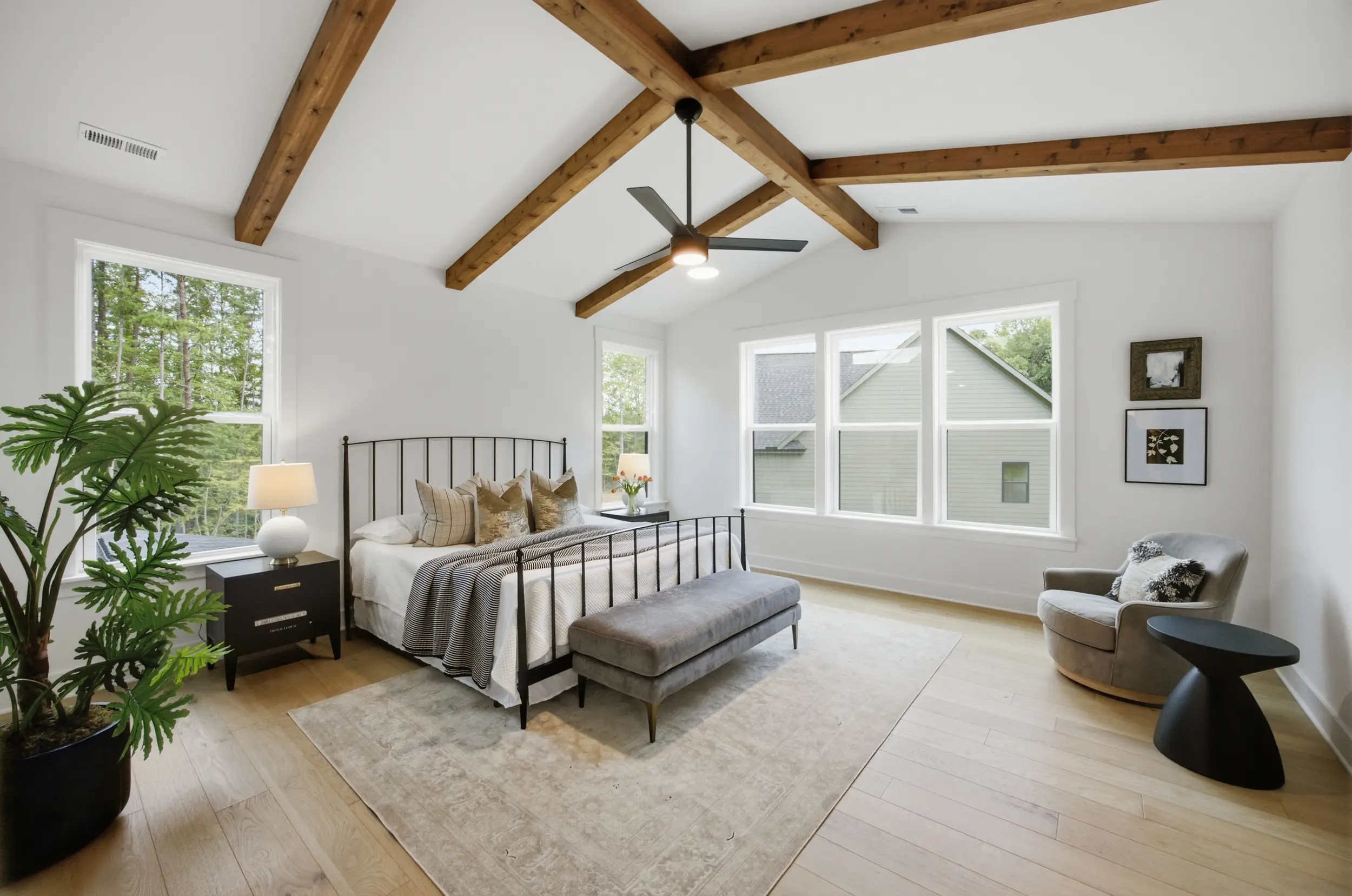 135 Parkdale Dr bedroom with vaulted ceilings