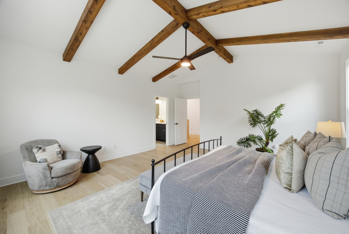 135 Parkdale Dr bedroom with vaulted ceilings