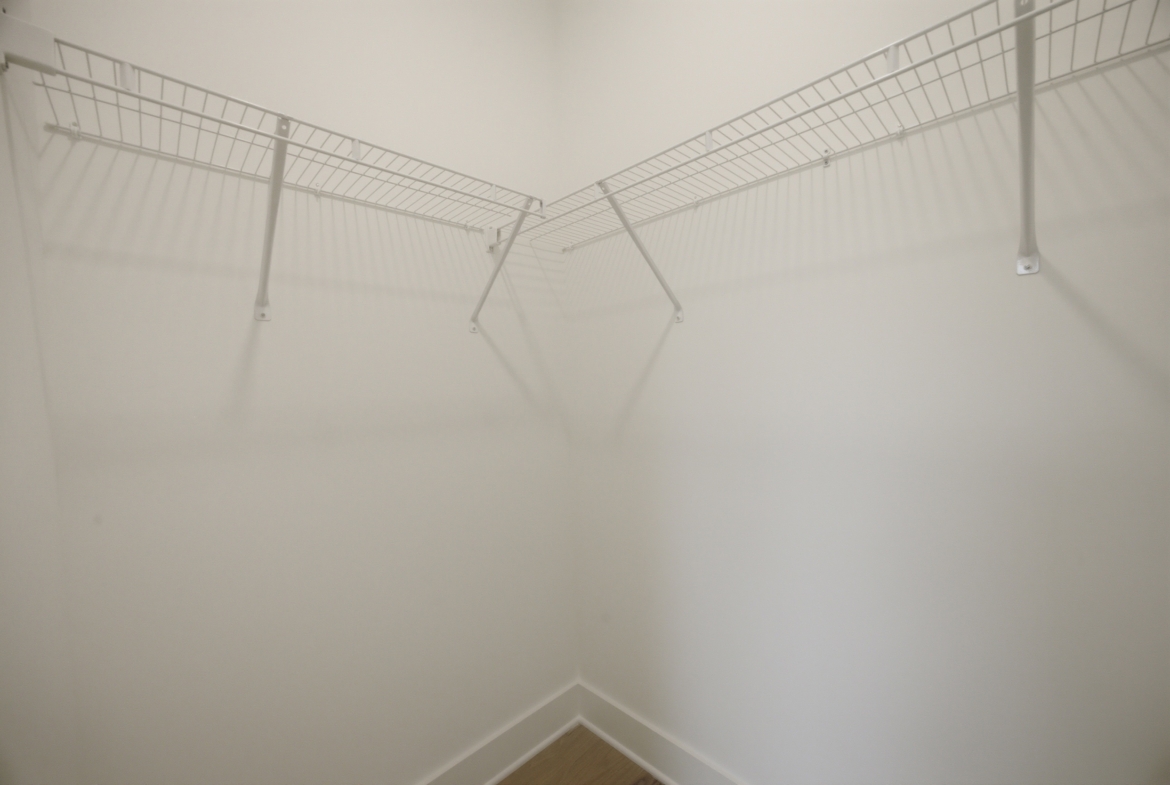 135 Parkdale Dr closet