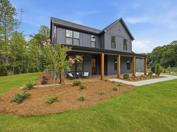 135 Parkdale Dr exterior