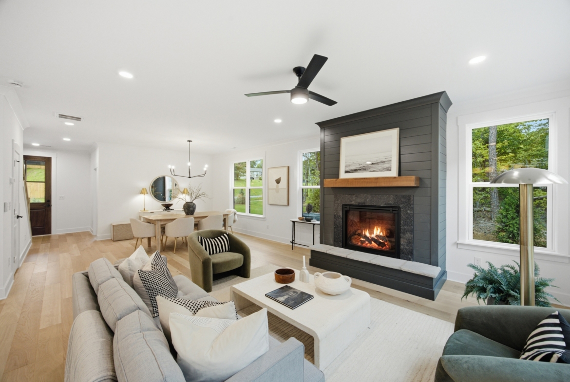 135 Parkdale Dr open floor plan