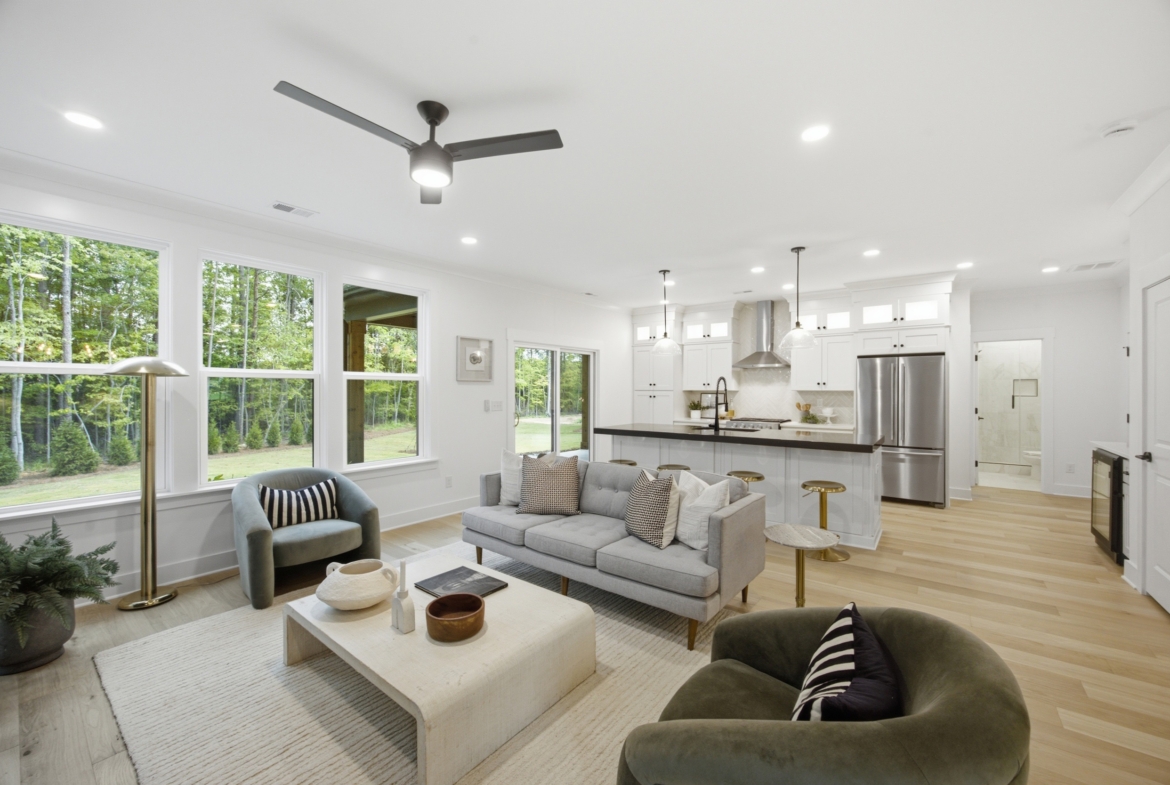 135 Parkdale Dr open floor plan