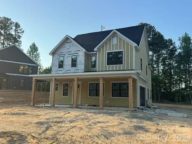 205 Parkdale Dr Front exterior