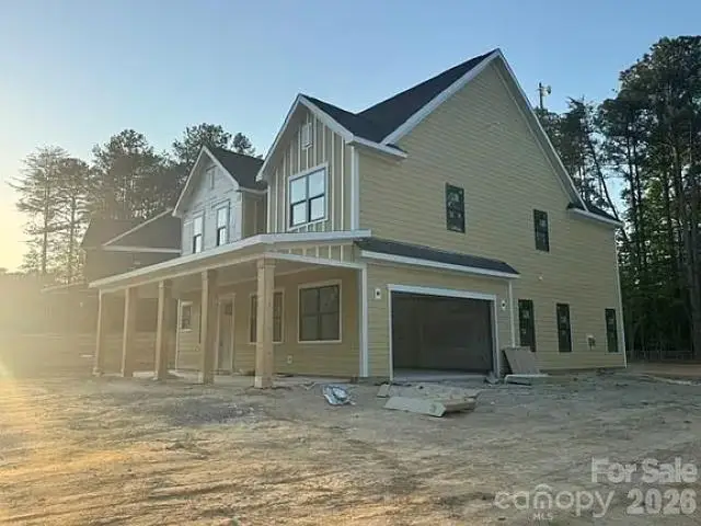 205 Parkdale Dr garage side exterior