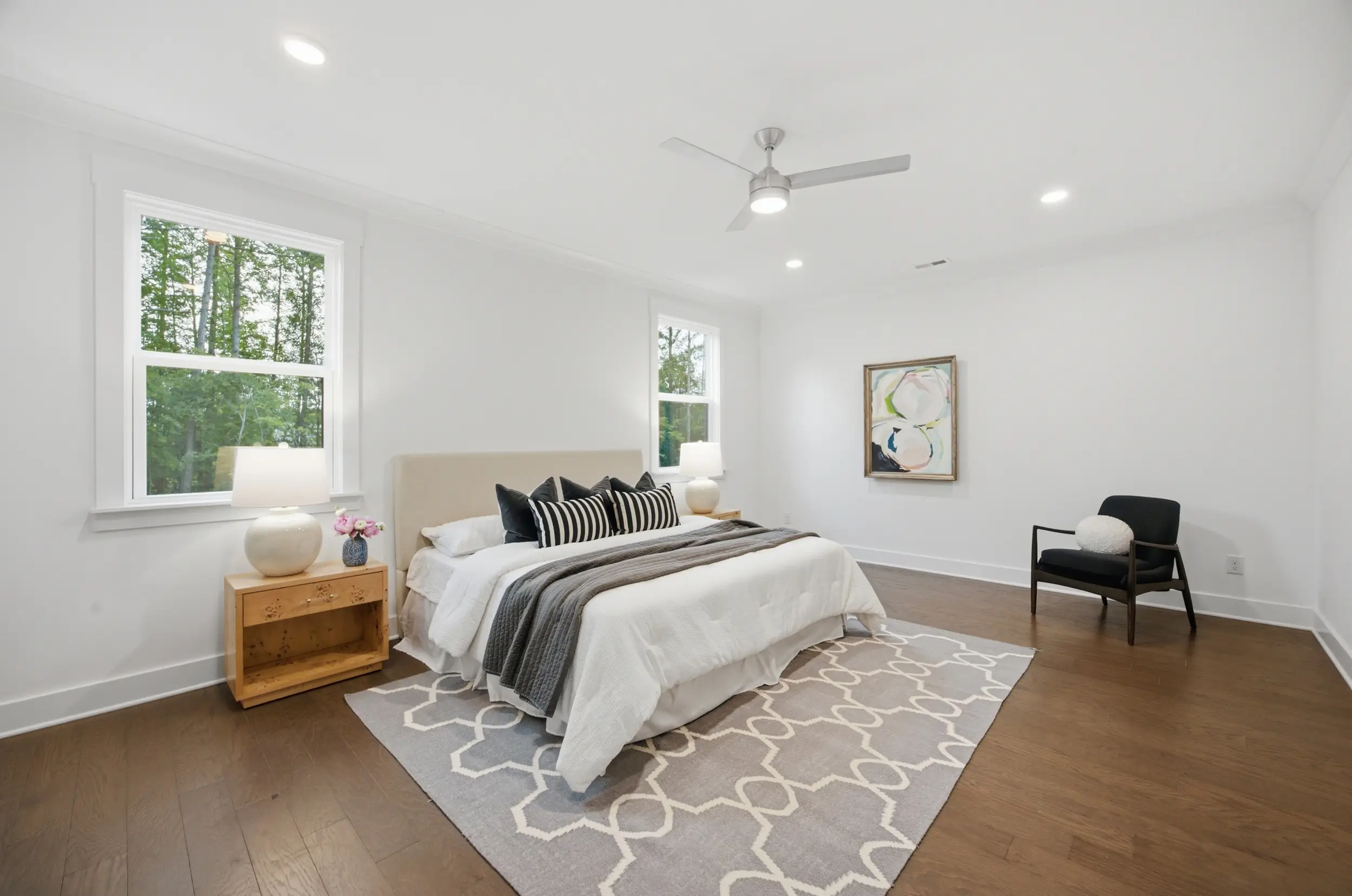 205 Parkdale Dr bedroom