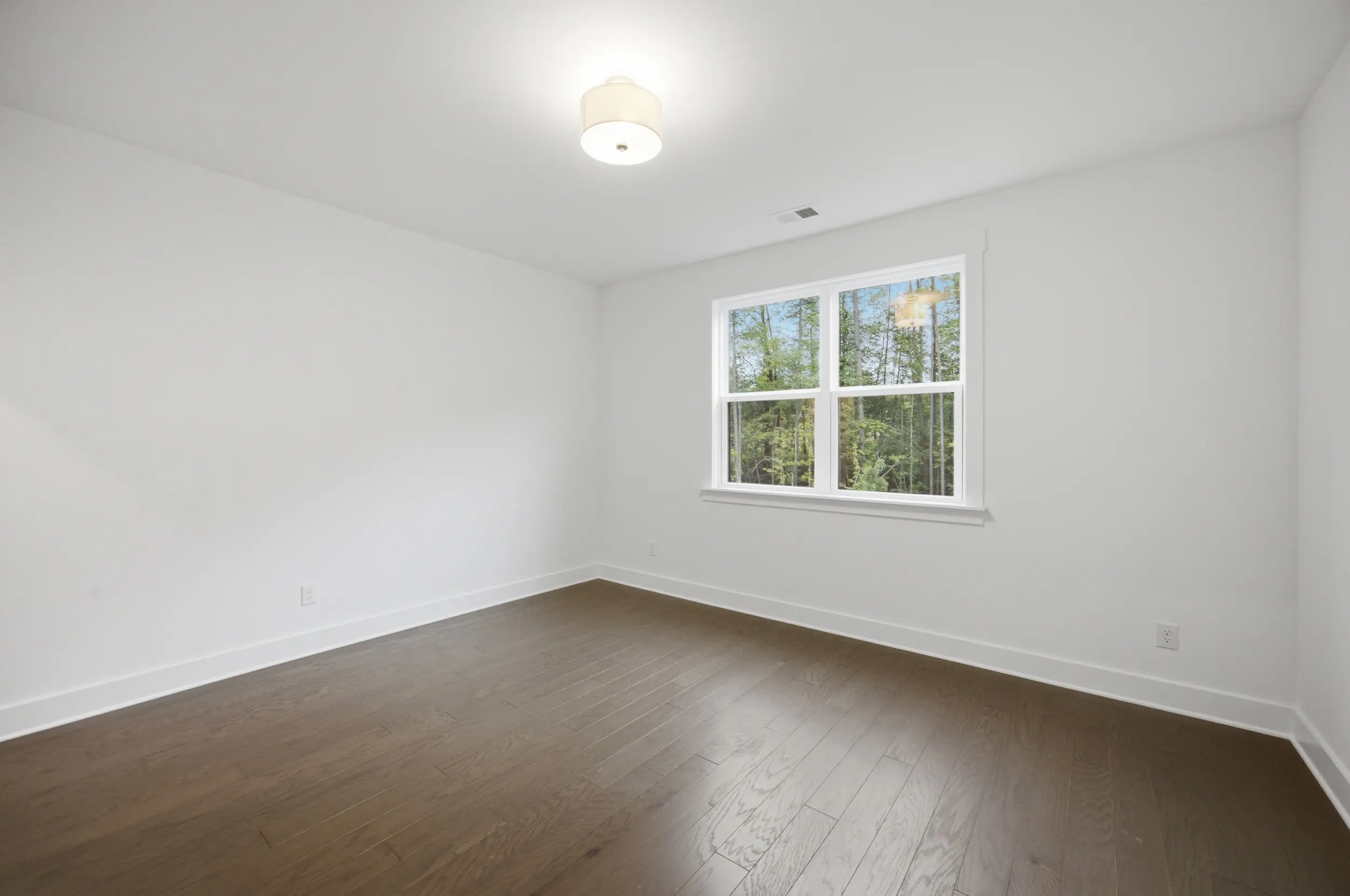 205 Parkdale Dr bedroom