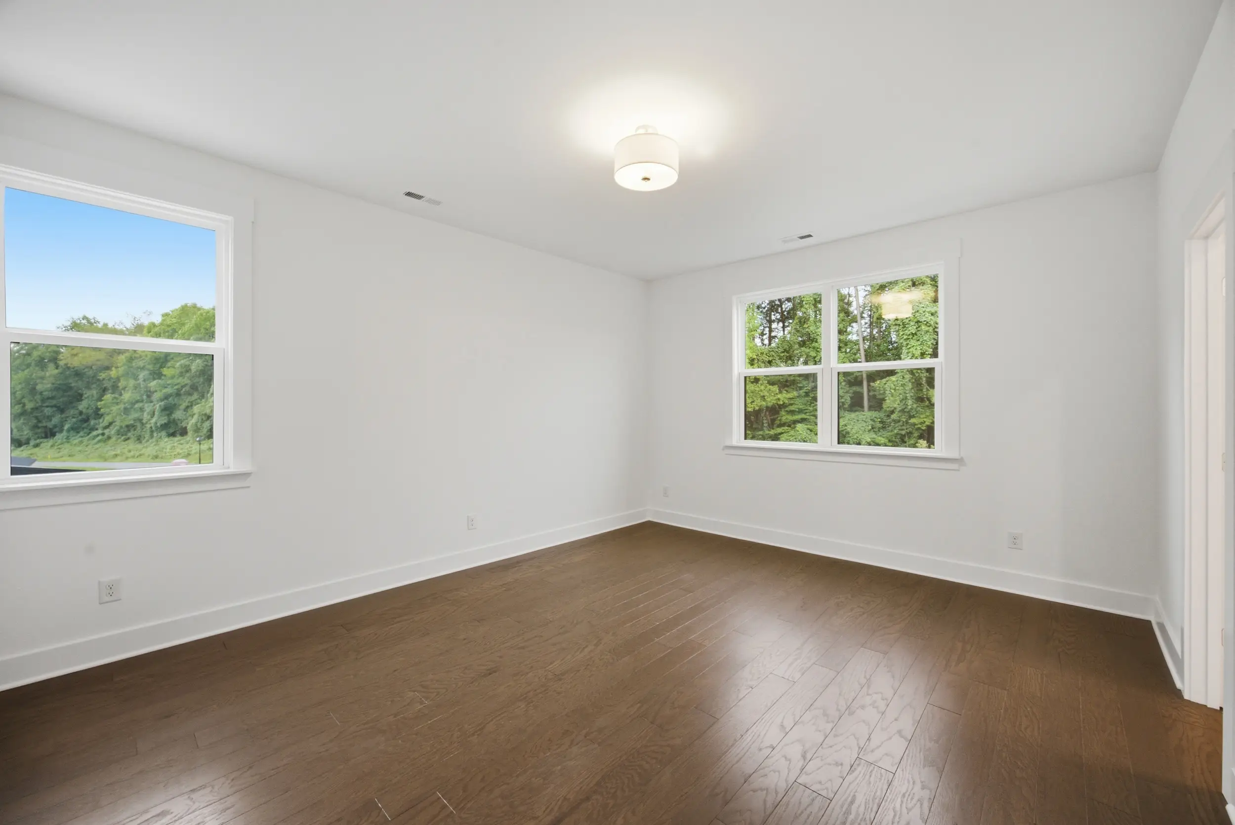 205 Parkdale Dr bedroom