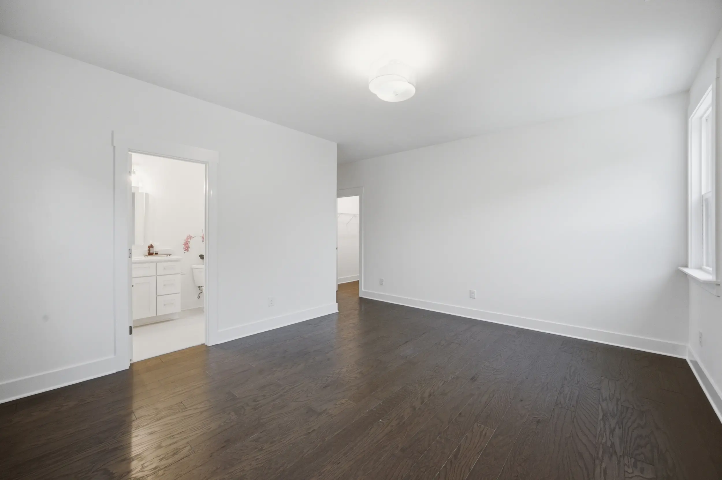 205 Parkdale Dr bedroom
